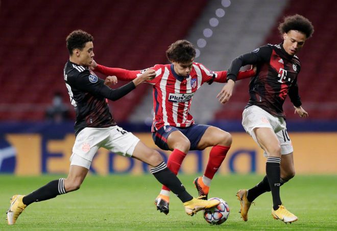 乐动体育- 从费德勒与40激战TES分钟到今晨埃因霍温调整名单以备欧联，皇家马德里围绕意甲门线救险